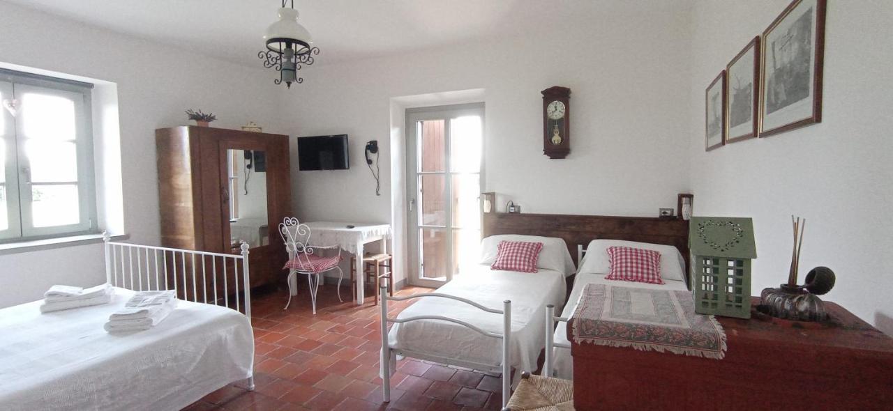 Bed and Breakfast Il Casale Di Giulia Di Aprilia Habitación foto
